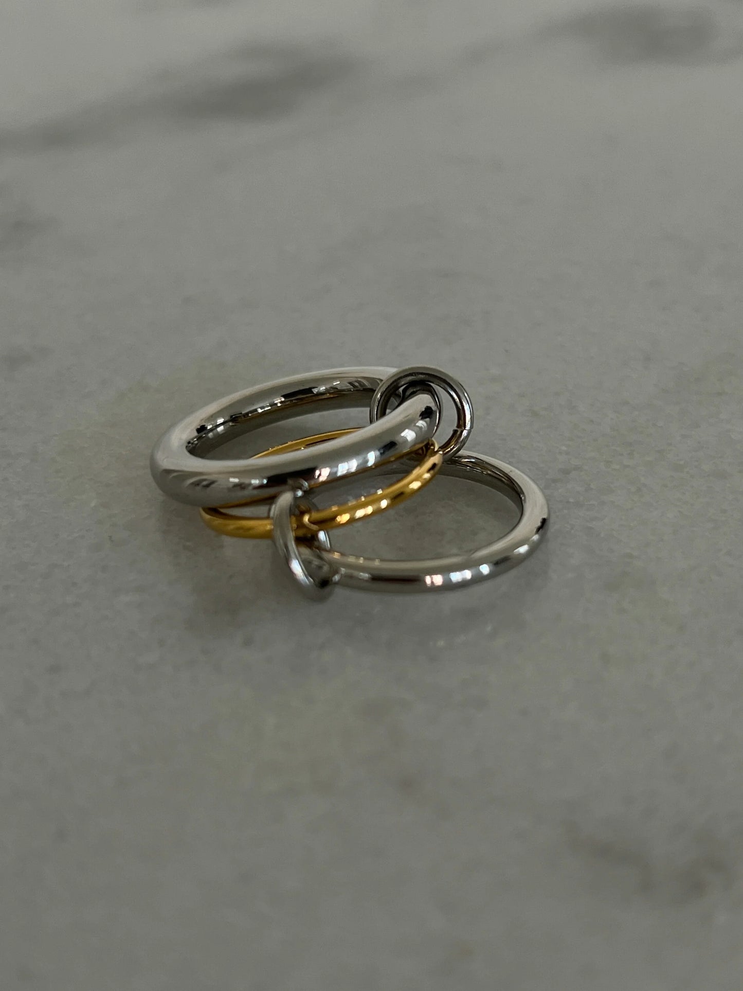 The Ava Knot Ring