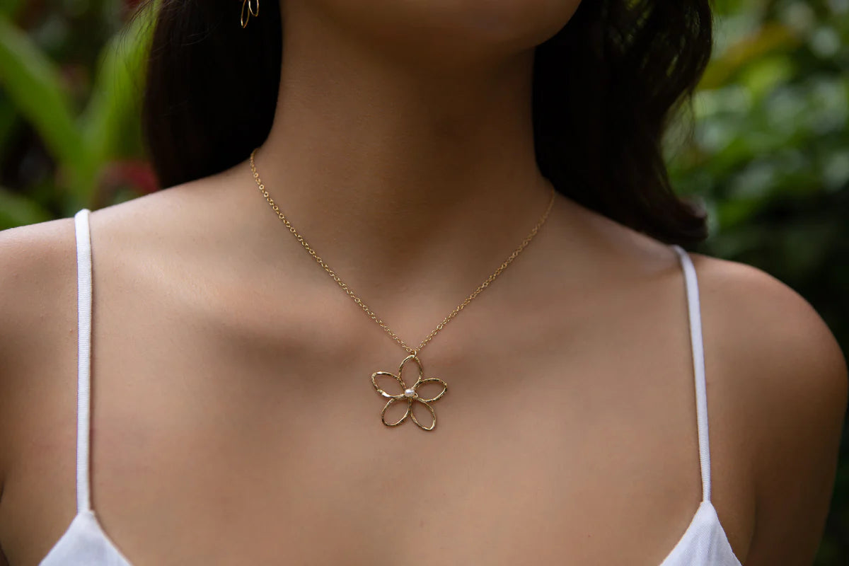 Melia Flower Pearl Necklace