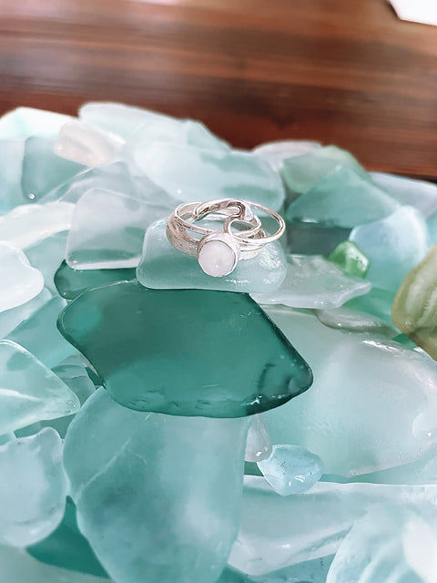 Mini Cat Eye Shell Ring
