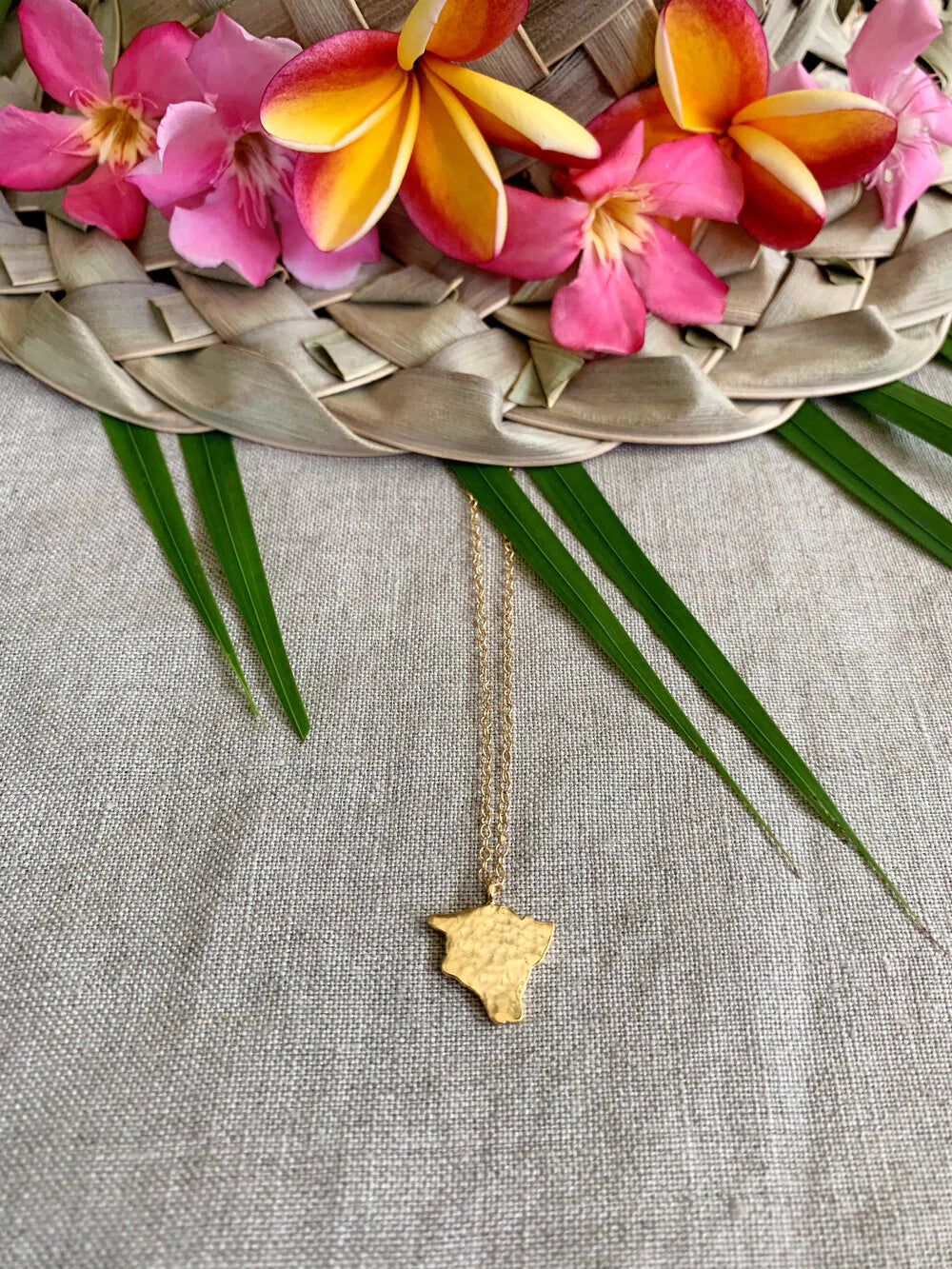 Hawaiian Islands Pendant Necklace