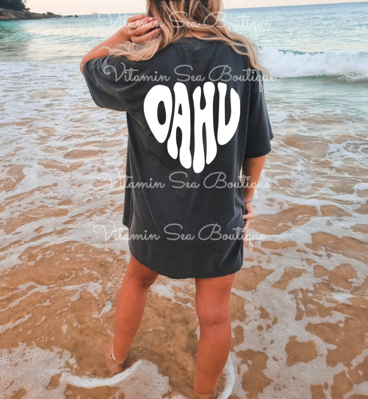 Oahu Heart Charcoal / White Tee