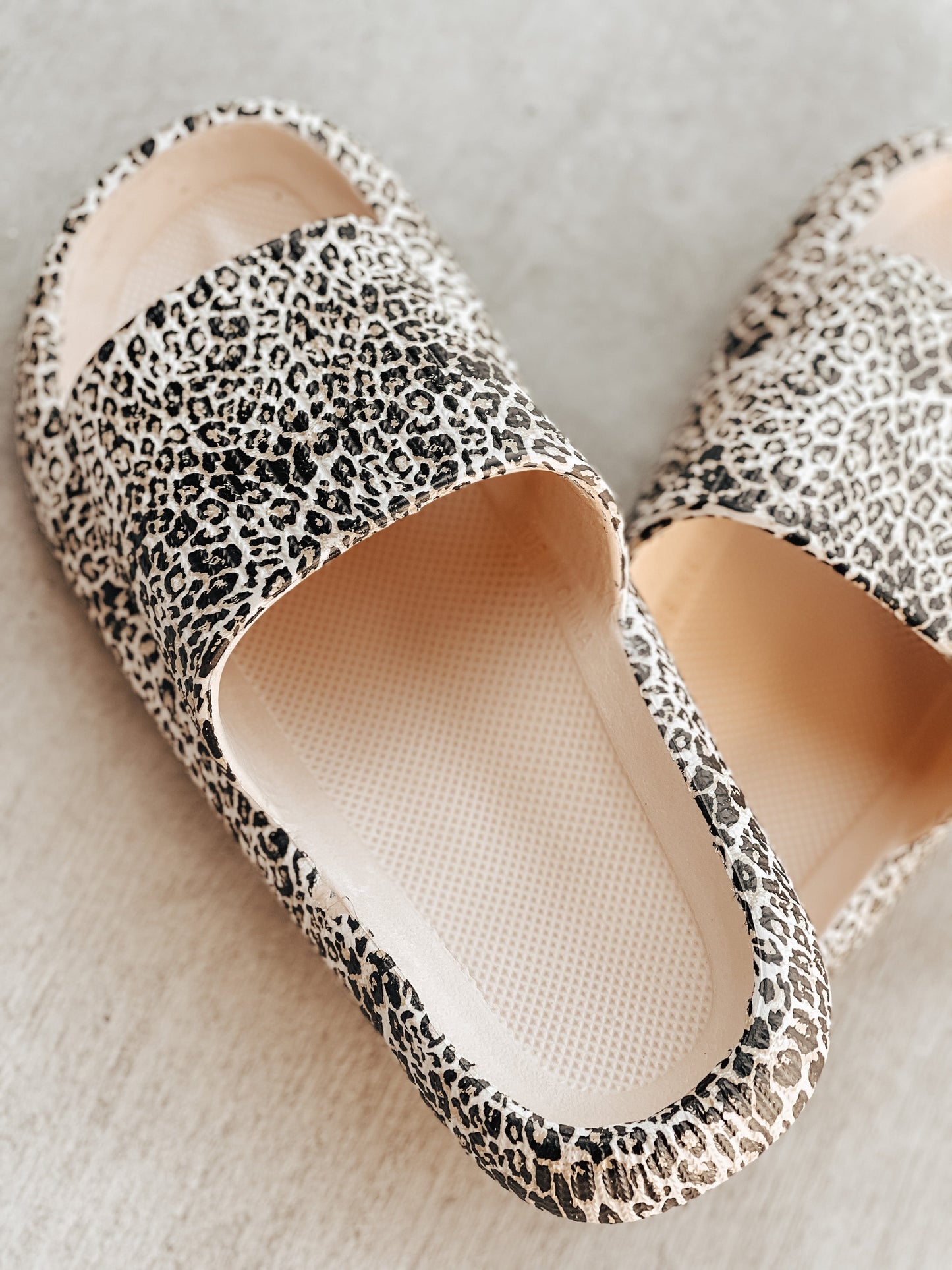 Cloud Slides Women in Leopard Print