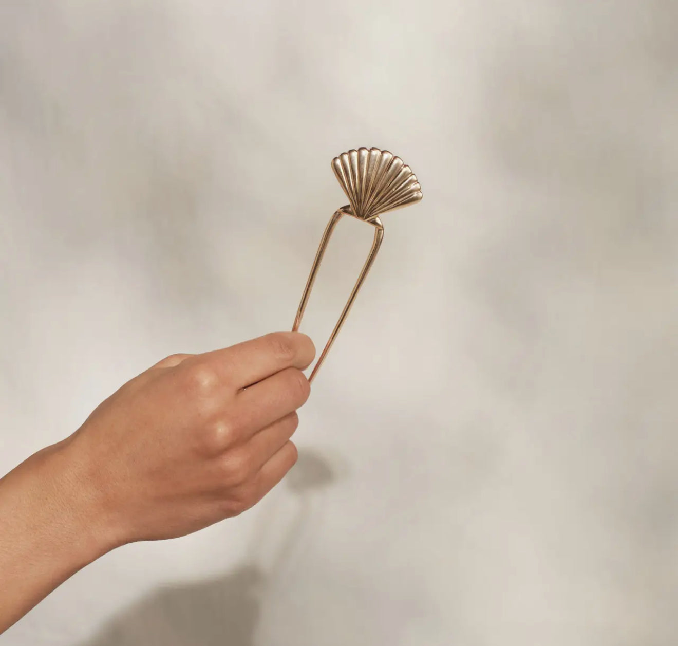 Clamshell Metal French Hairpin