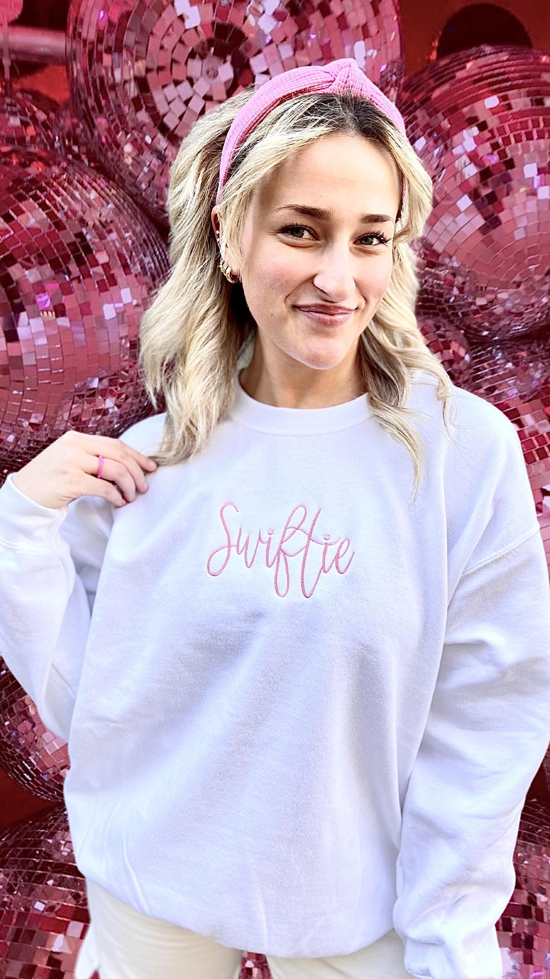 Swifty Cursive Embroidered Sweatshirt