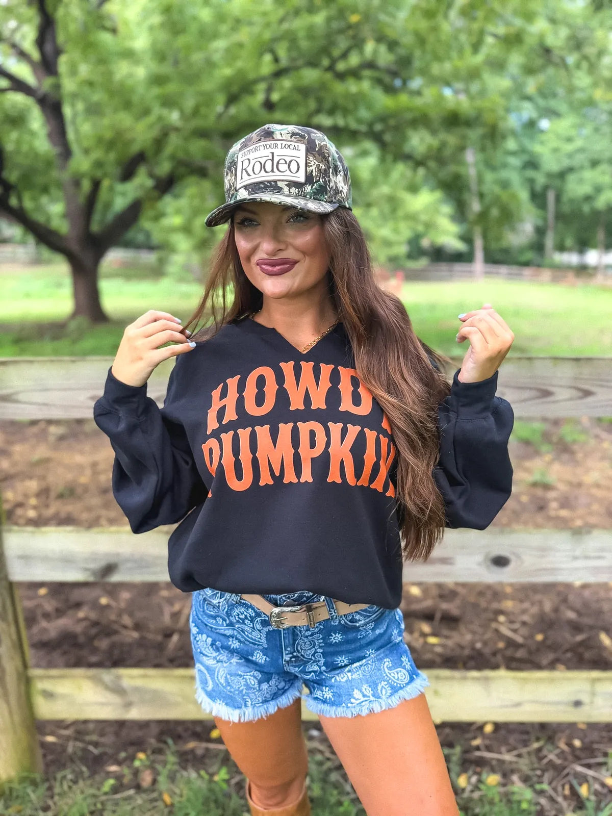 Howdy Pumpkin Split Neck Crew
