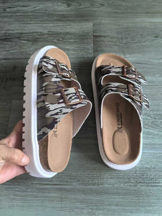 PREORDER Camo Platform Slides
