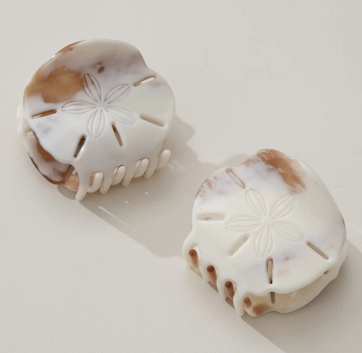 Calacatta Sand Dollar Claw Clip