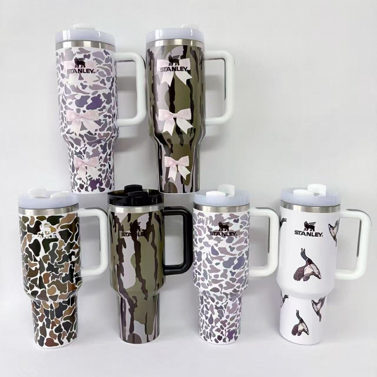 40oz Camo Queen Bows Tumbler