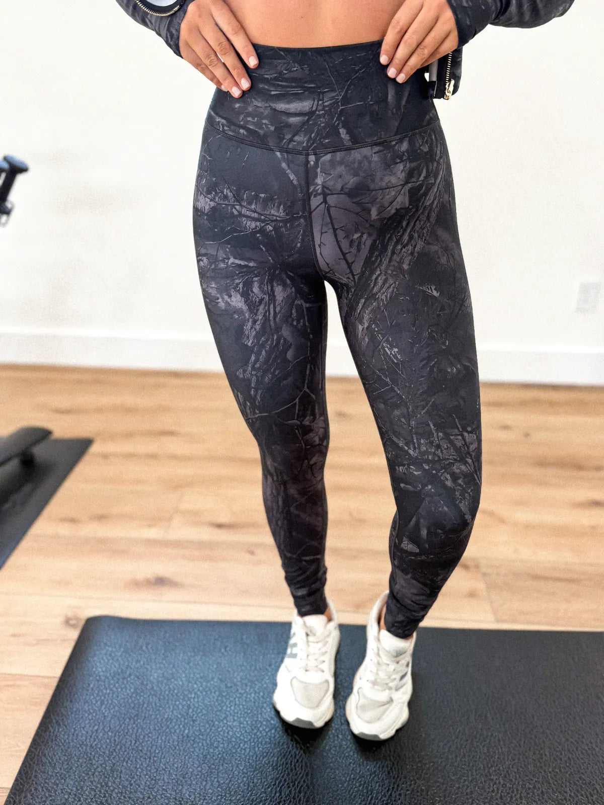 Preorder Carbon Camo Leggings