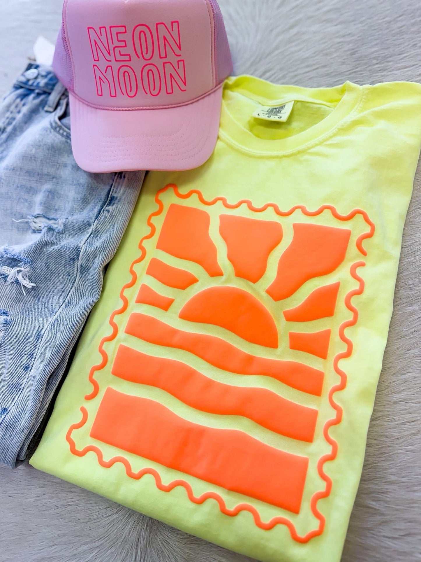 Vacay Postcard Puff Tees