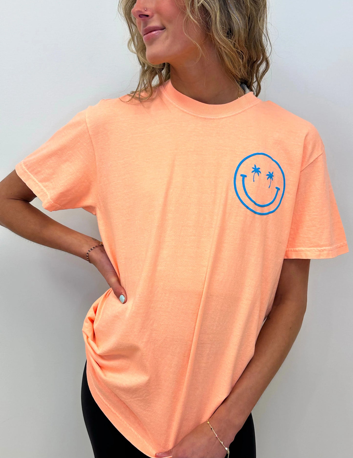 BEACH BABE SMILEY TEE (Neon Cantaloupe)