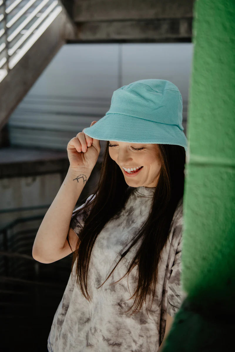 AQUA CORDUROY BUCKET HAT