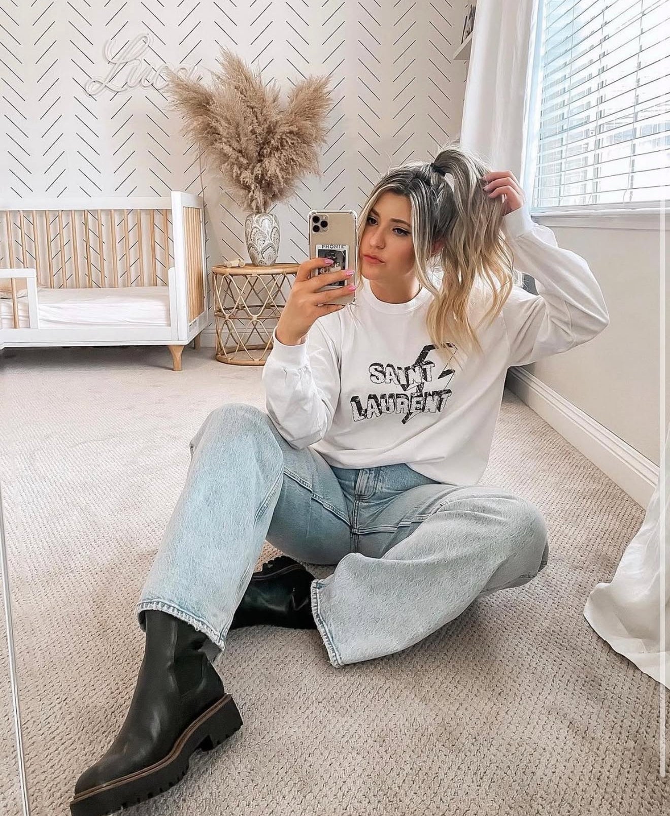 Retro Lightning Bolt Tee/Sweatshirt
