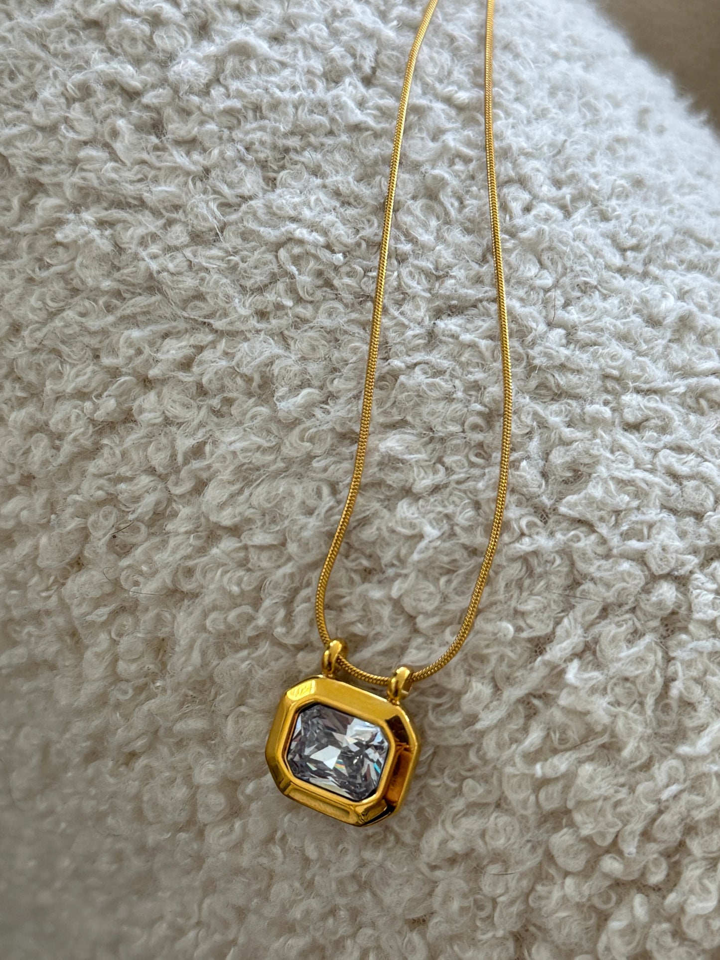 Daisy Pendant
