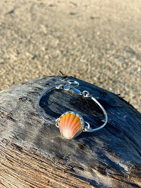 Sunrise Shell Clasp Bracelet