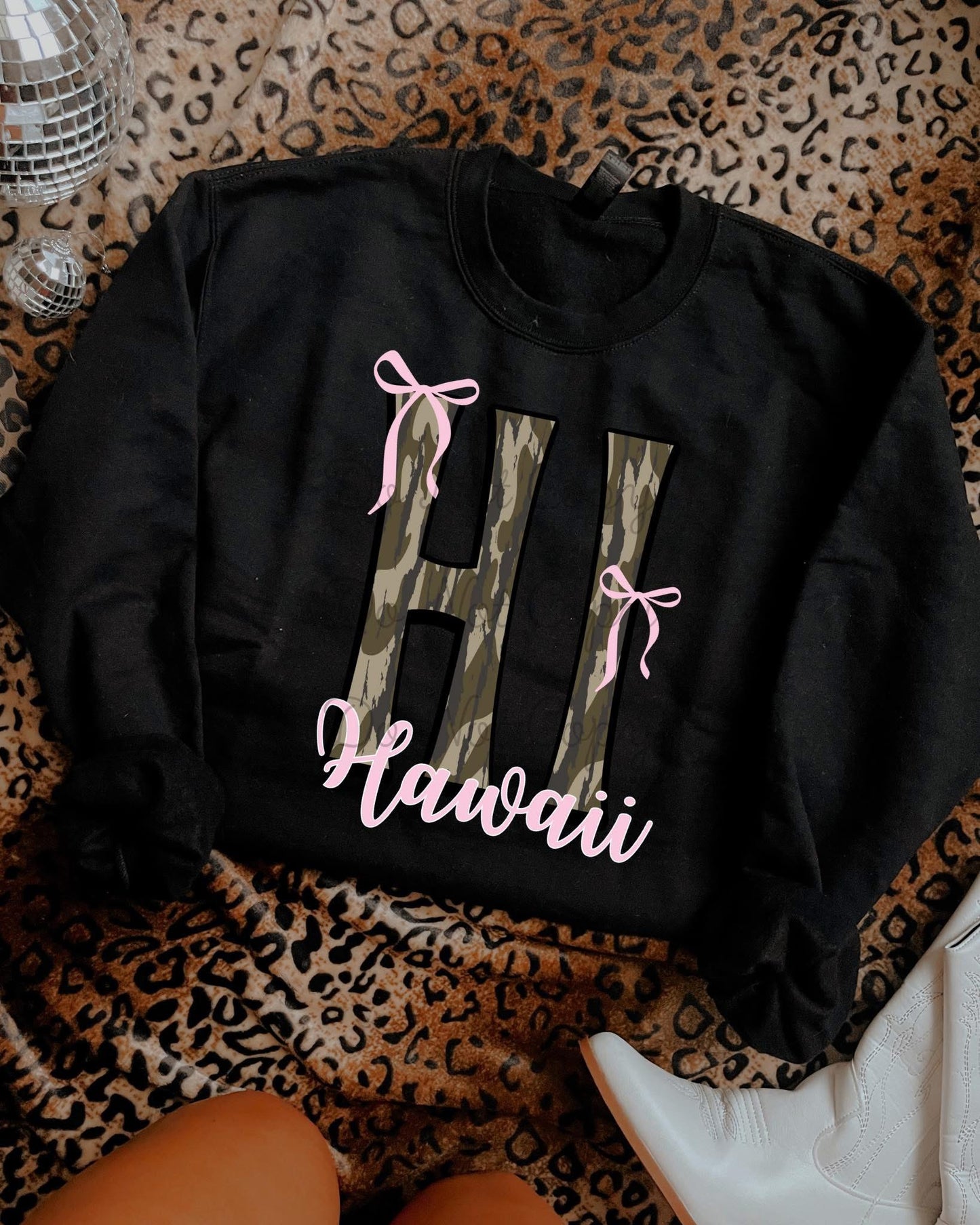 Hawaii Camo & Bows Sweatshirt